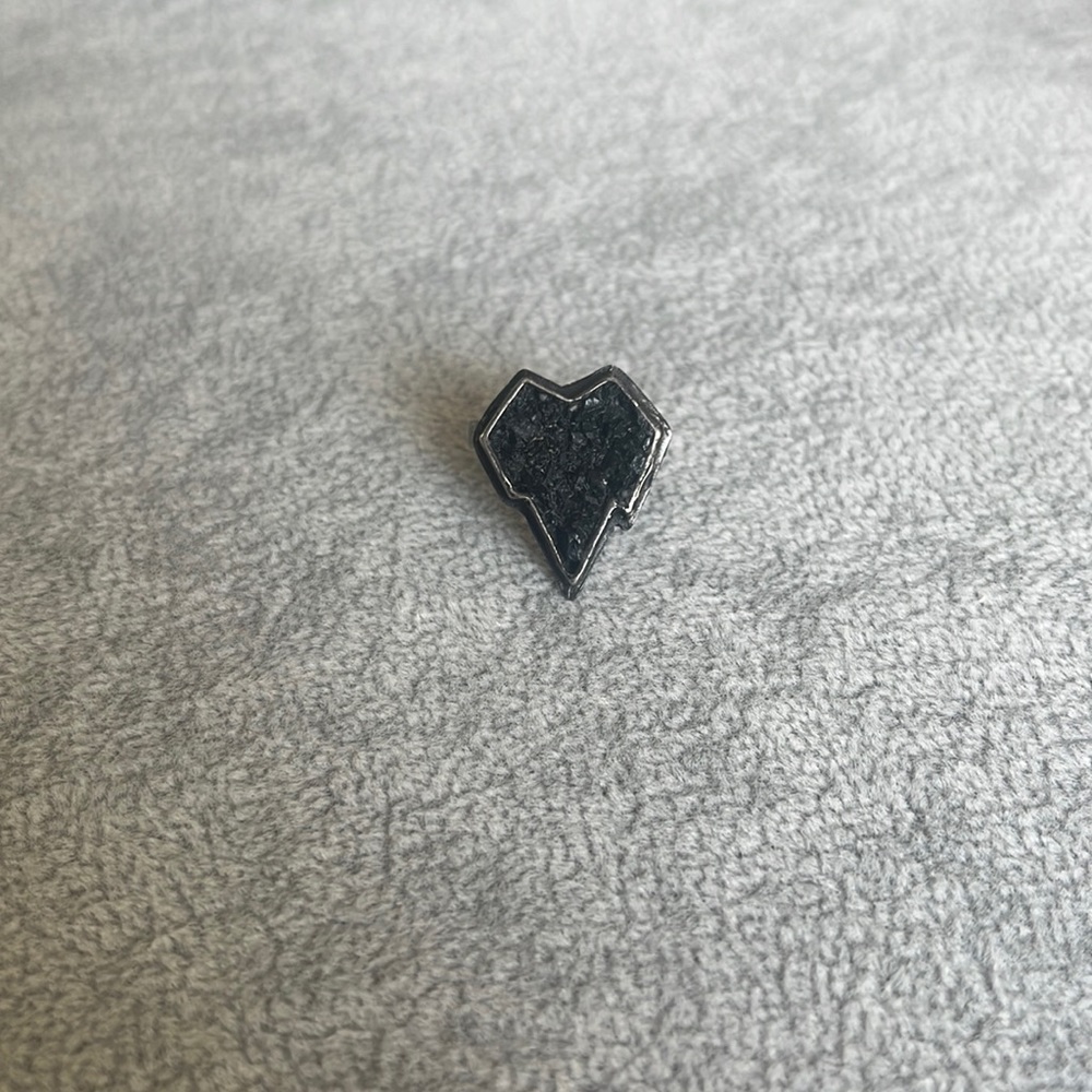 Lady Grey jagged heart ring